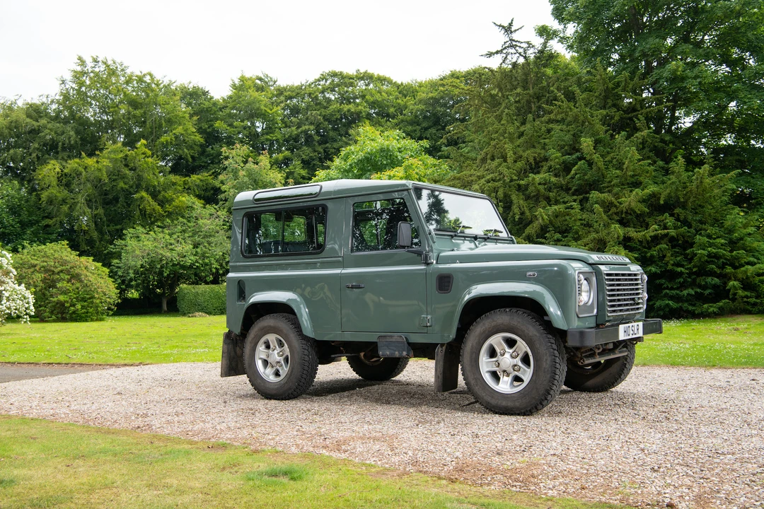 2016 Land Rover Defender 90 - Image 18 of 31