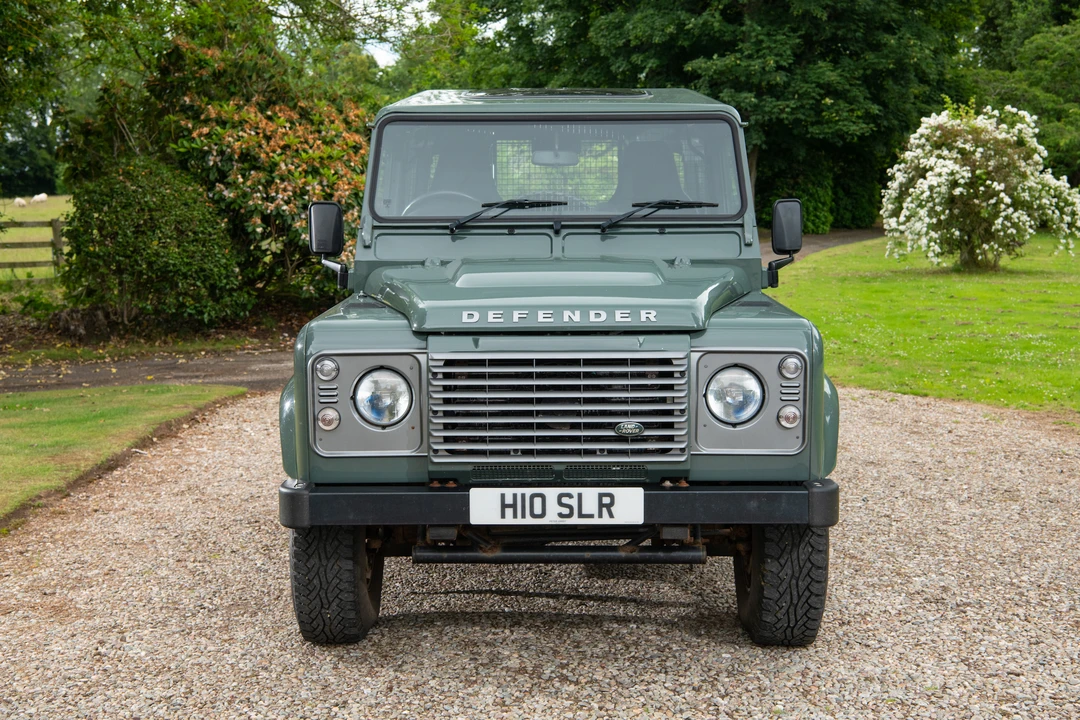 2016 Land Rover Defender 90 - Image 10 of 31