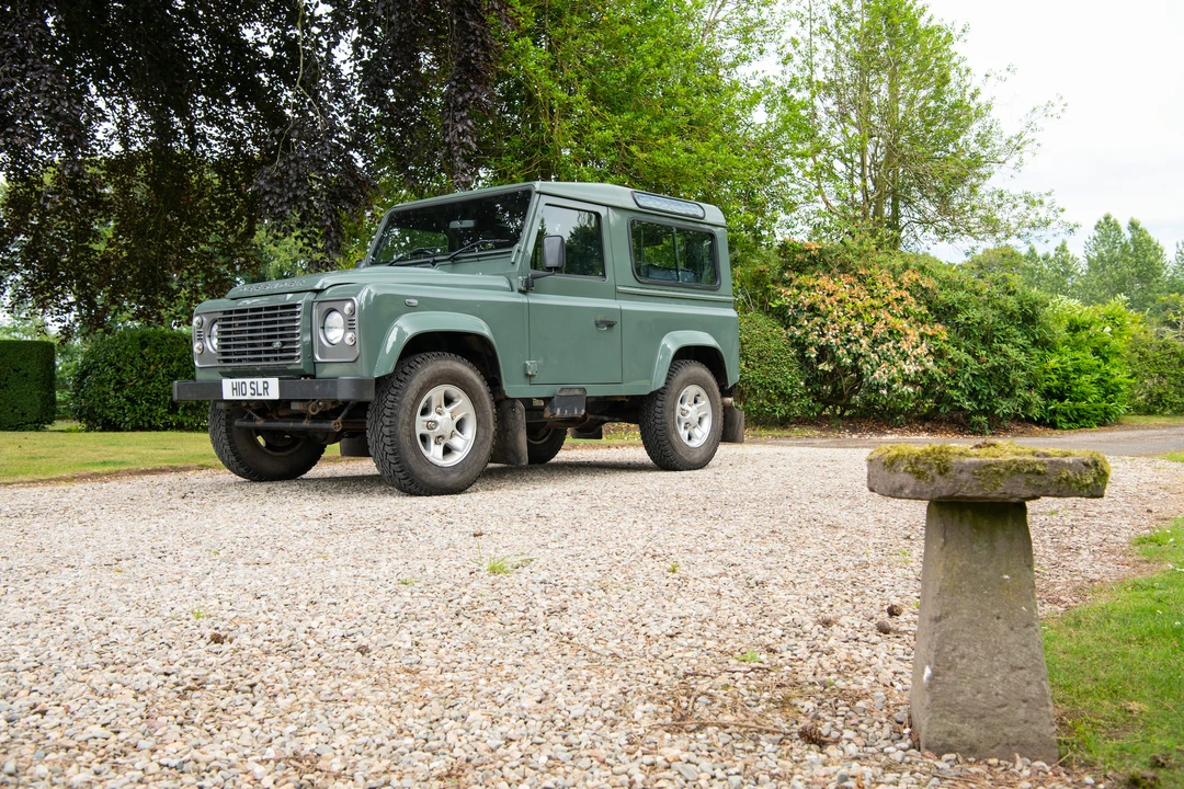 2016 Land Rover Defender 90 - Image 24 of 31