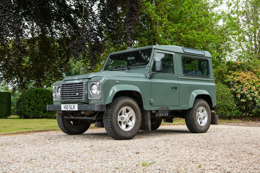 2016 Land Rover Defender 90 - Image 25 of 31
