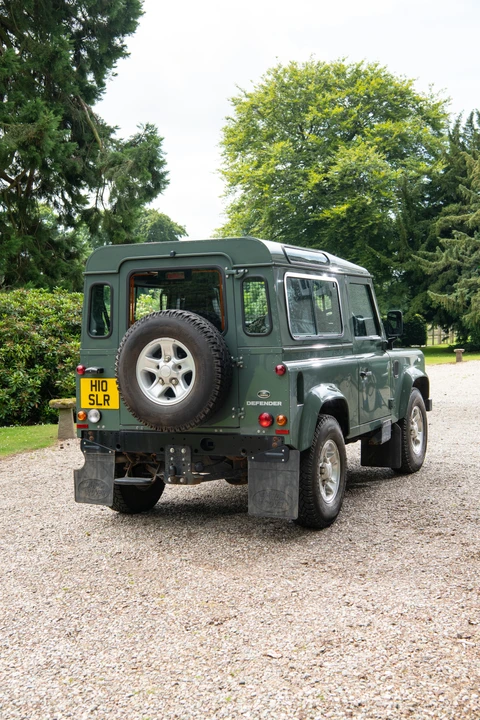 2016 Land Rover Defender 90 - Image 27 of 31