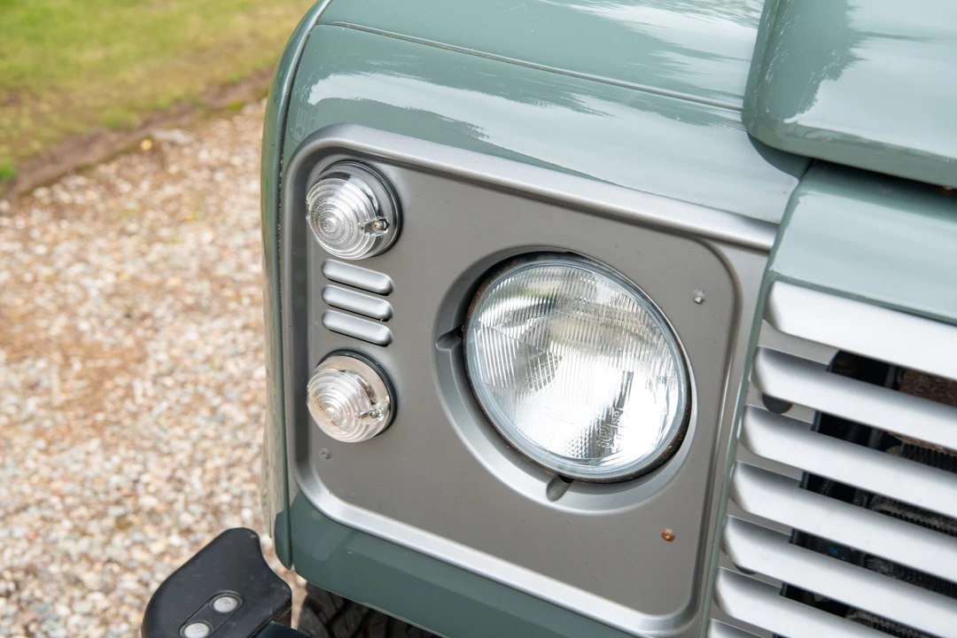 2016 Land Rover Defender 90 - Image 30 of 31