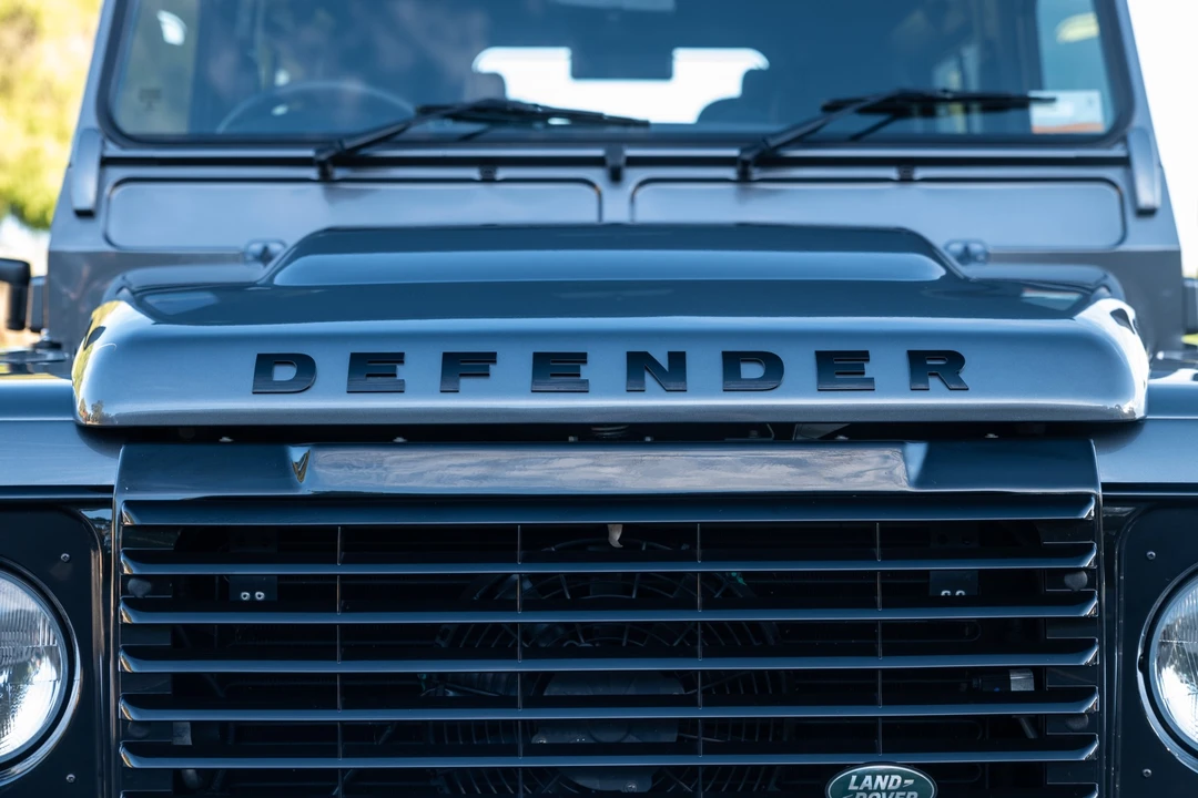2016 Land Rover Defender 90 - Image 25 of 31