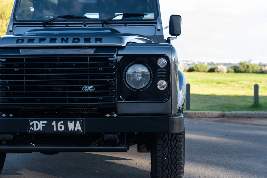 2016 Land Rover Defender 90 - Image 26 of 31