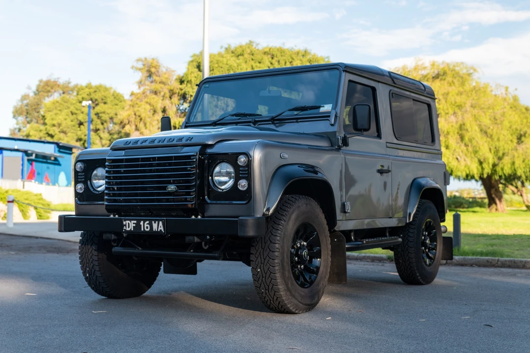 2016 Land Rover Defender 90 - Image 12 of 31