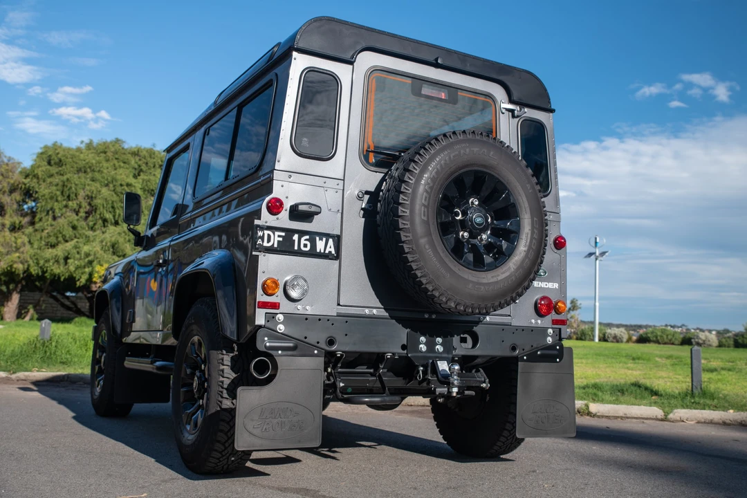 2016 Land Rover Defender 90 - Image 23 of 31
