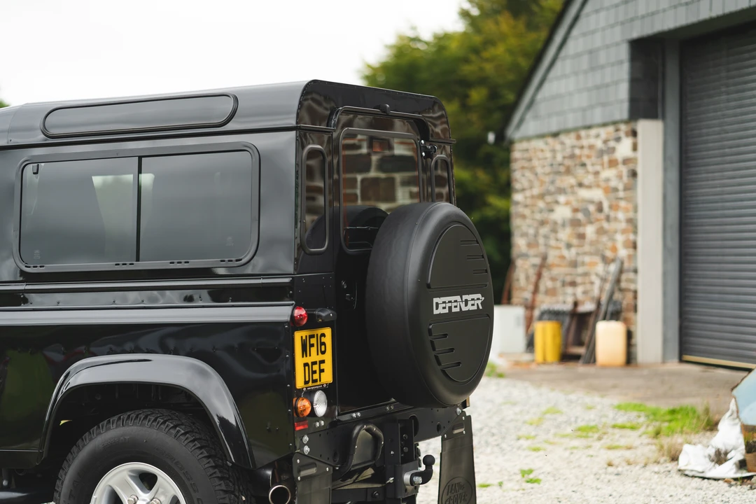 2016 Land Rover Defender 90 - Image 30 of 31