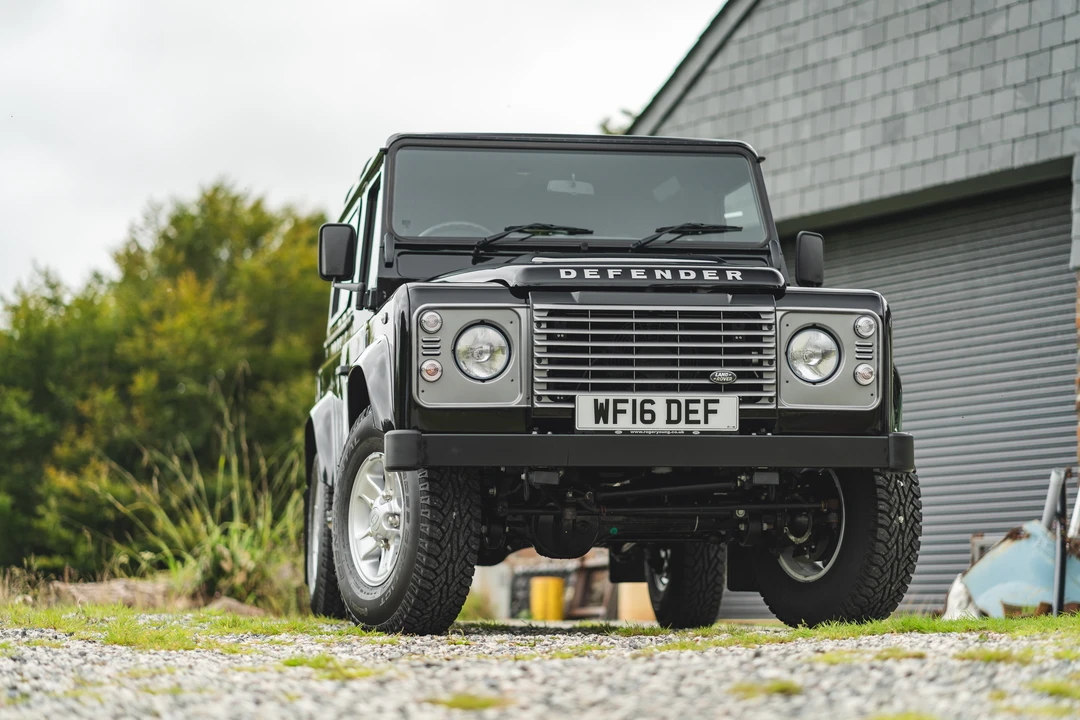 2016 Land Rover Defender 90 - Image 17 of 31