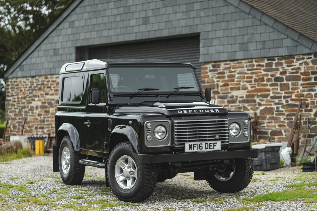 2016 Land Rover Defender 90 - Image 12 of 31
