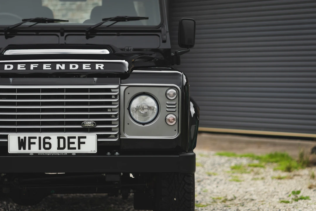 2016 Land Rover Defender 90 - Image 28 of 31