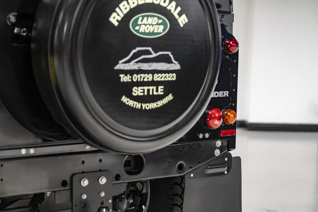 2016 Land Rover Defender 90 - Image 29 of 31