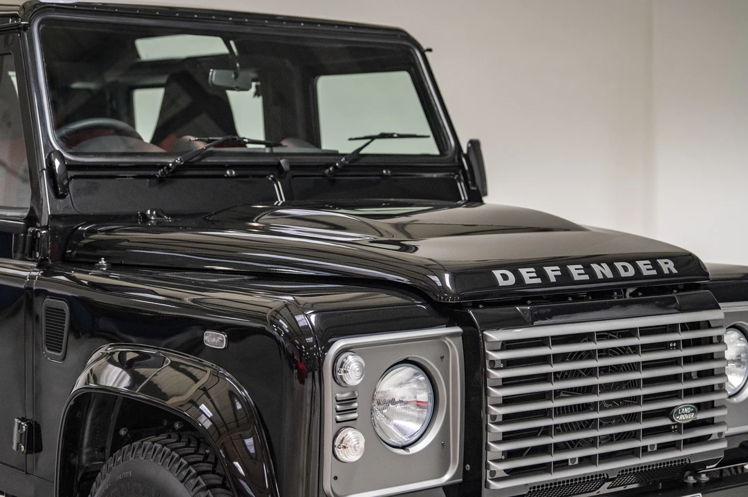 2016 Land Rover Defender 90 - Image 28 of 31