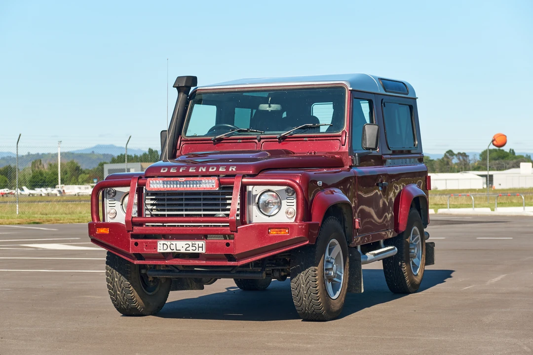2016 Land Rover Defender 90 - Image 20 of 31