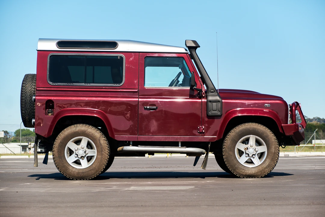 2016 Land Rover Defender 90 - Image 18 of 31