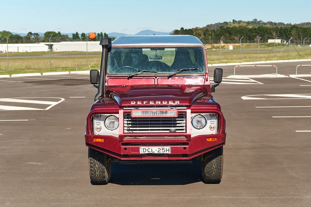 2016 Land Rover Defender 90 - Image 3 of 31