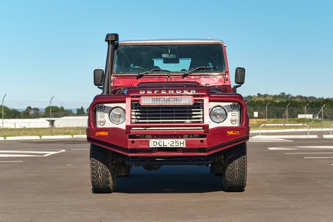 2016 Land Rover Defender 90 - Image 12 of 31