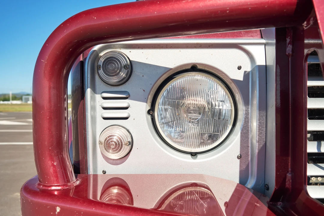 2016 Land Rover Defender 90 - Image 27 of 31