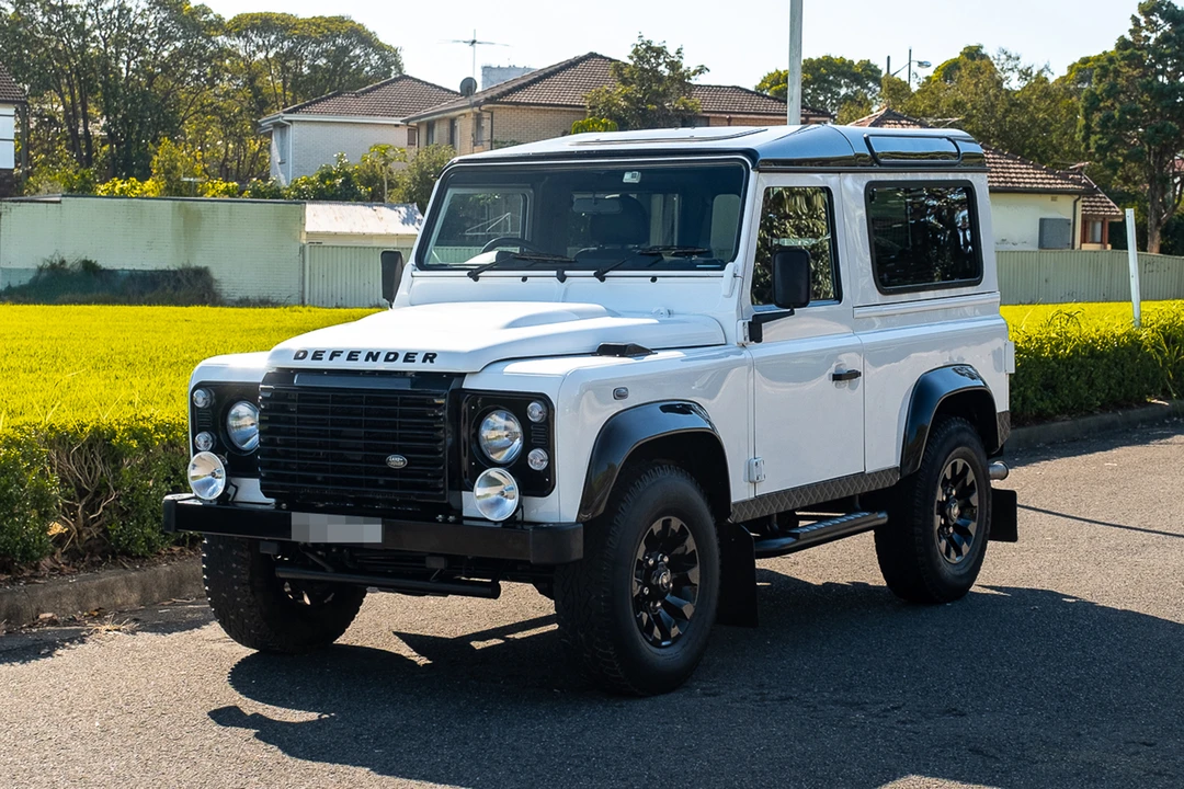 2016 Land Rover Defender 90 - Image 2 of 2