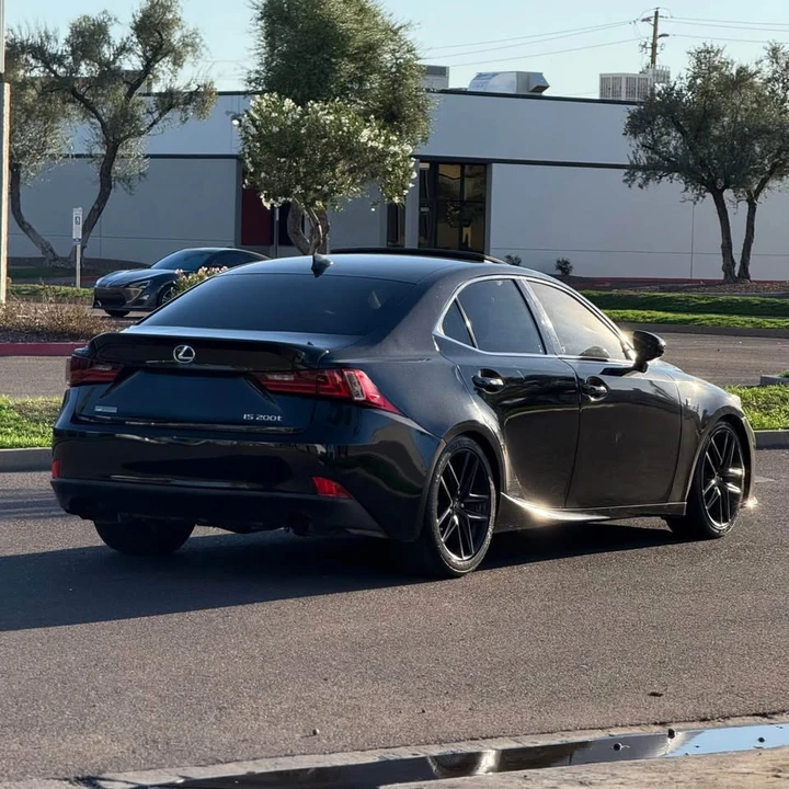 2016 Lexus - Image 4 of 6