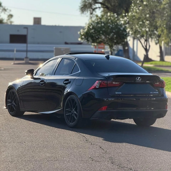 2016 Lexus - Image 5 of 6