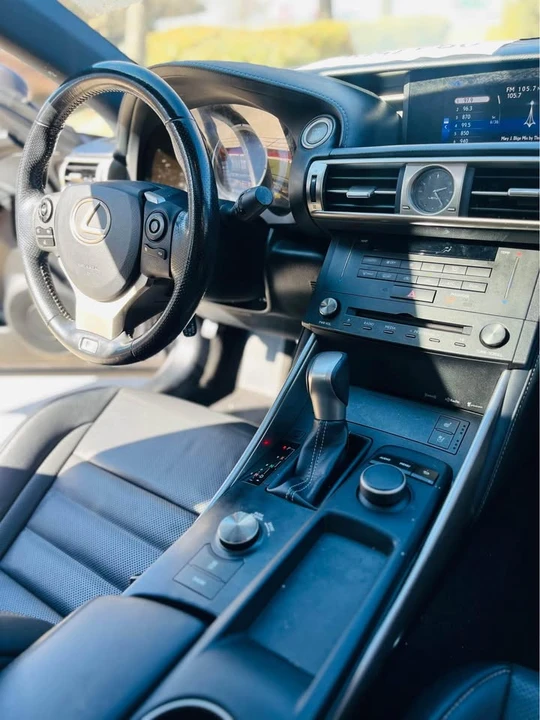 2016 Lexus IS 3rd Gen - Image 4 of 5