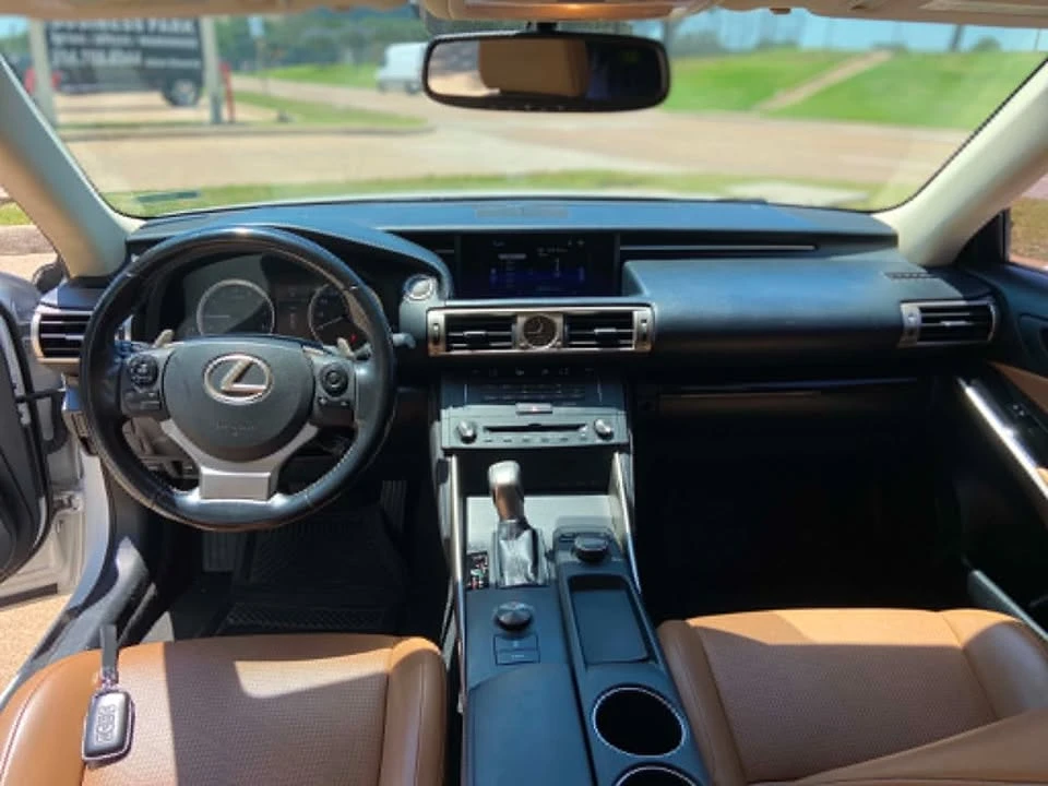 2016 Lexus IS 3rd Gen - Image 8 of 10