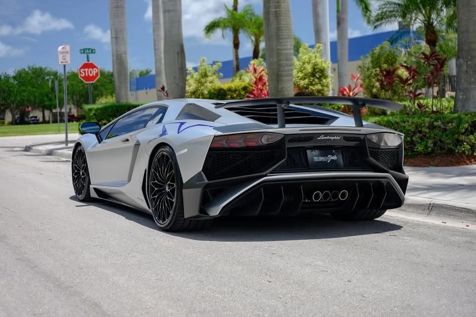2016 Lamborghini Aventador LP700-4 - Image 7 of 19