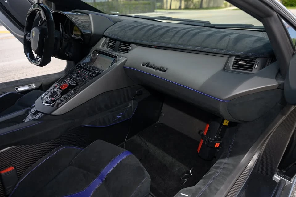 2016 Lamborghini Aventador LP700-4 - Image 16 of 19