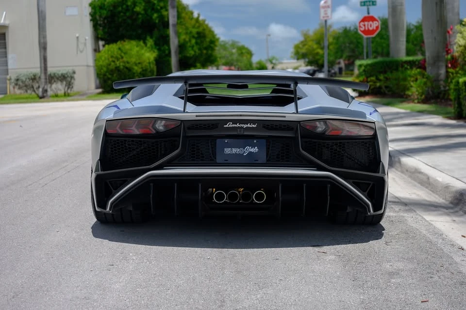 2016 Lamborghini Aventador LP700-4 - Image 8 of 19