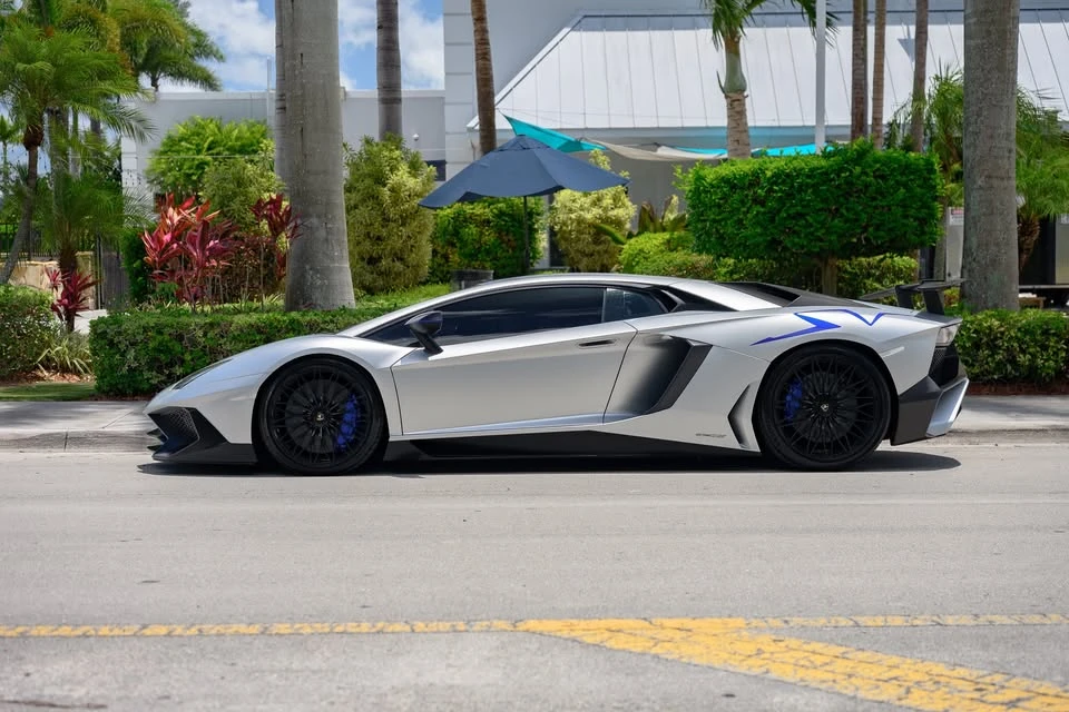2016 Lamborghini Aventador LP700-4 - Image 5 of 19