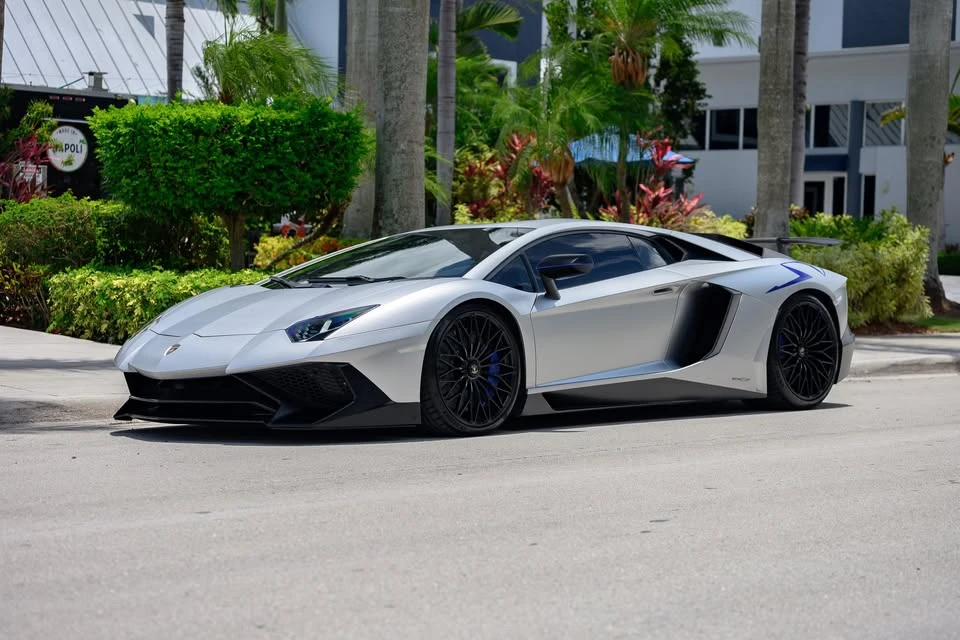 2016 Lamborghini Aventador LP700-4 - Image 4 of 19