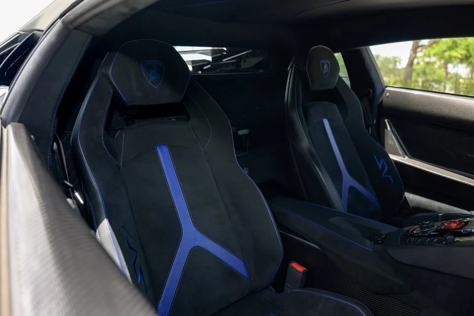 2016 Lamborghini Aventador LP700-4 - Image 17 of 19
