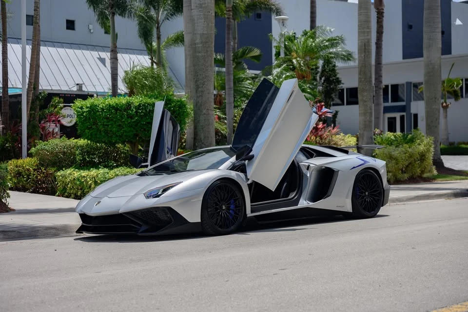 2016 Lamborghini Aventador LP700-4 - Image 2 of 19