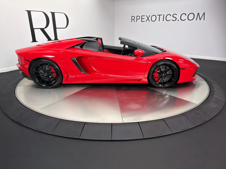 2016 Lamborghini Aventador LP700-4 - Image 7 of 24