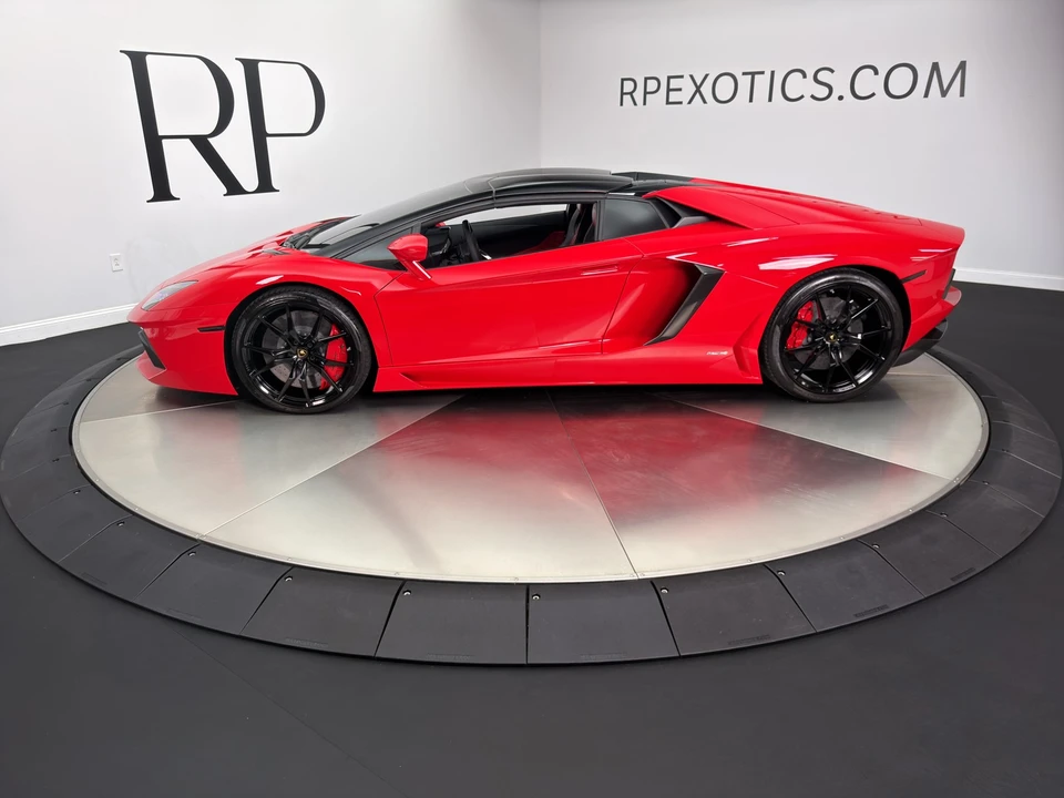 2016 Lamborghini Aventador LP700-4 - Image 11 of 24