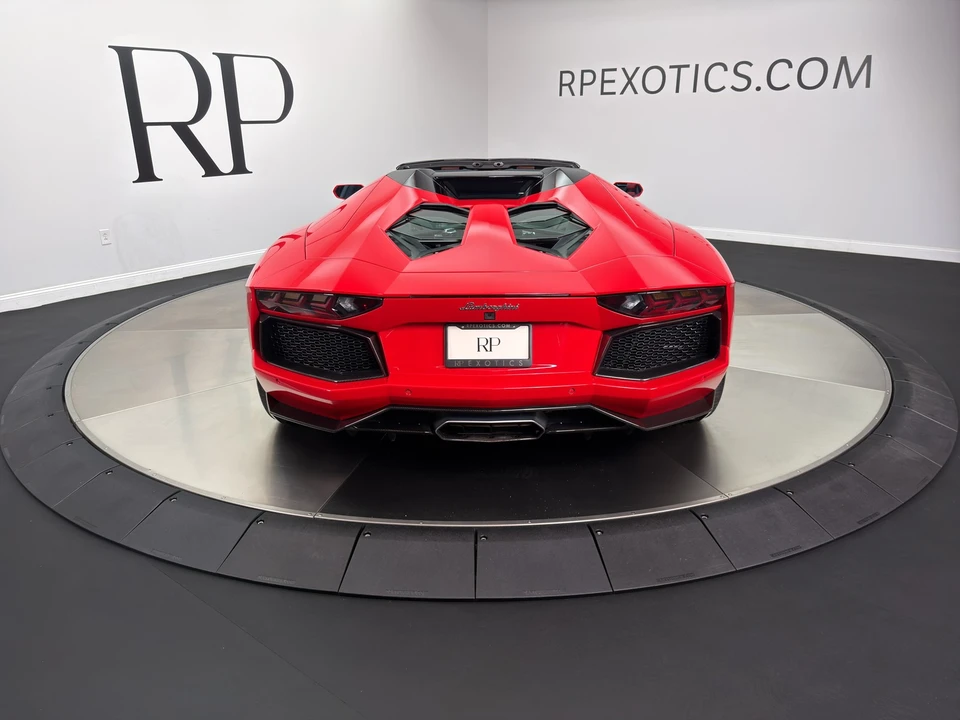 2016 Lamborghini Aventador LP700-4 - Image 5 of 24