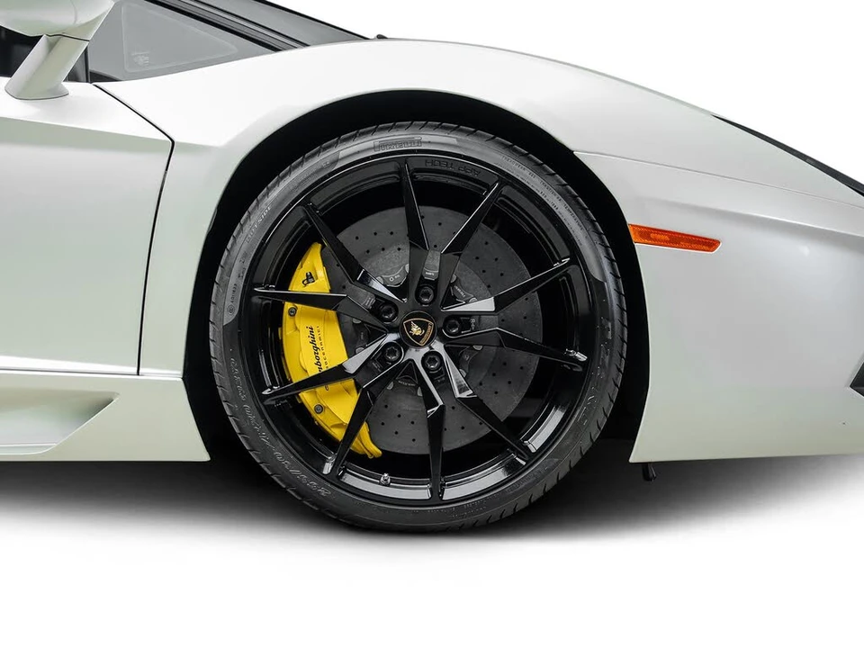 2016 Lamborghini Aventador LP700-4 - Image 28 of 31