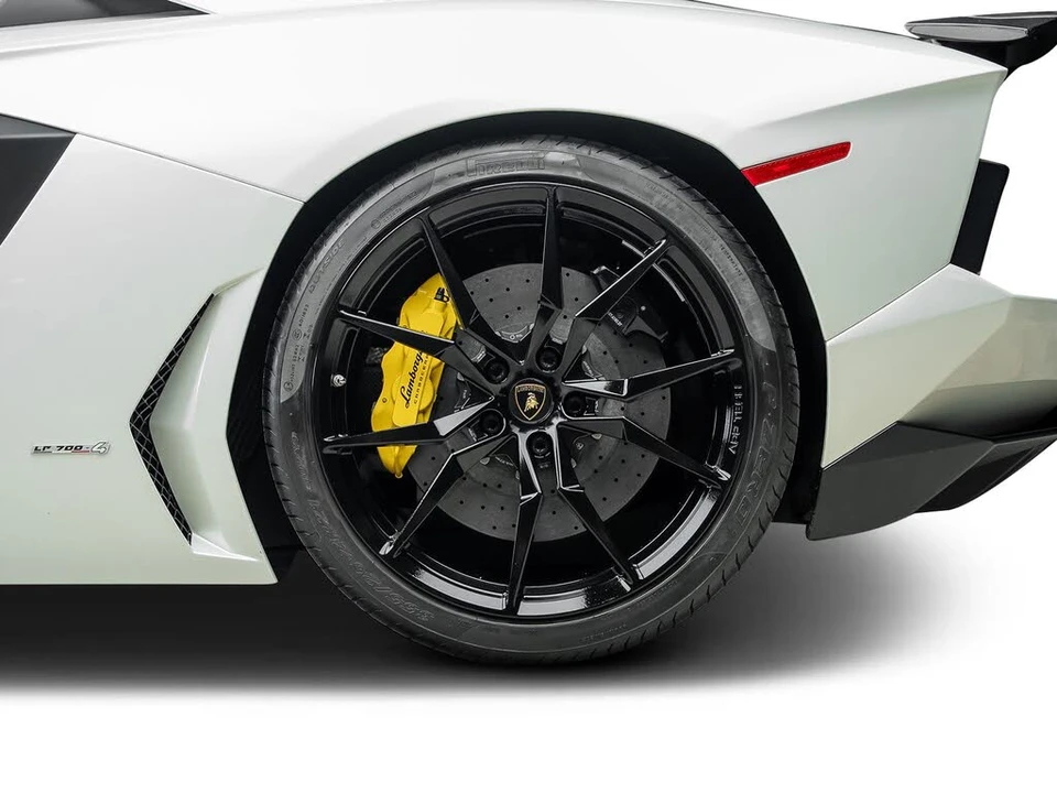 2016 Lamborghini Aventador LP700-4 - Image 23 of 31