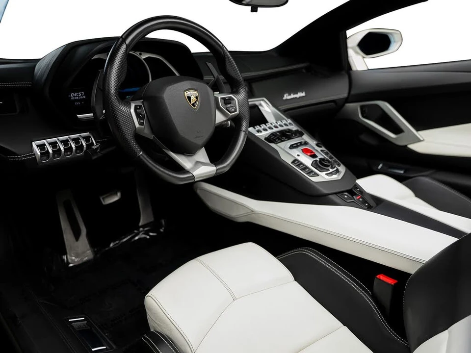 2016 Lamborghini Aventador LP700-4 - Image 31 of 31