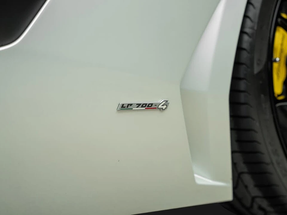 2016 Lamborghini Aventador LP700-4 - Image 25 of 31