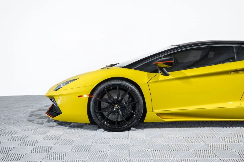 2016 Lamborghini Aventador LP700-4 - Image 17 of 31
