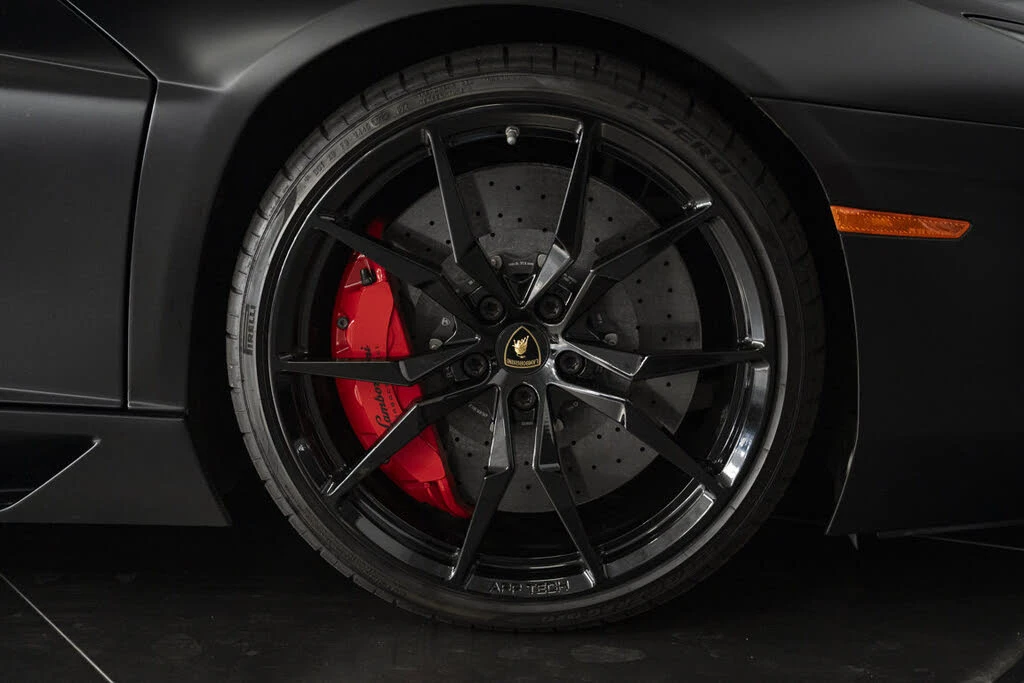 2016 Lamborghini Aventador LP700-4 - Image 10 of 31