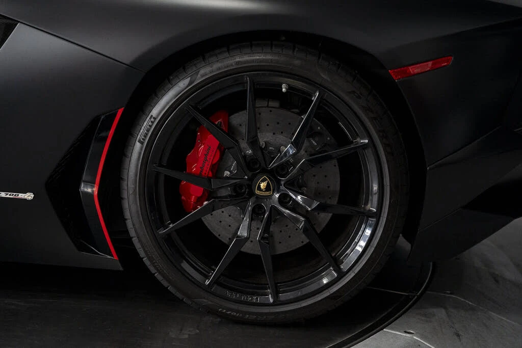 2016 Lamborghini Aventador LP700-4 - Image 12 of 31