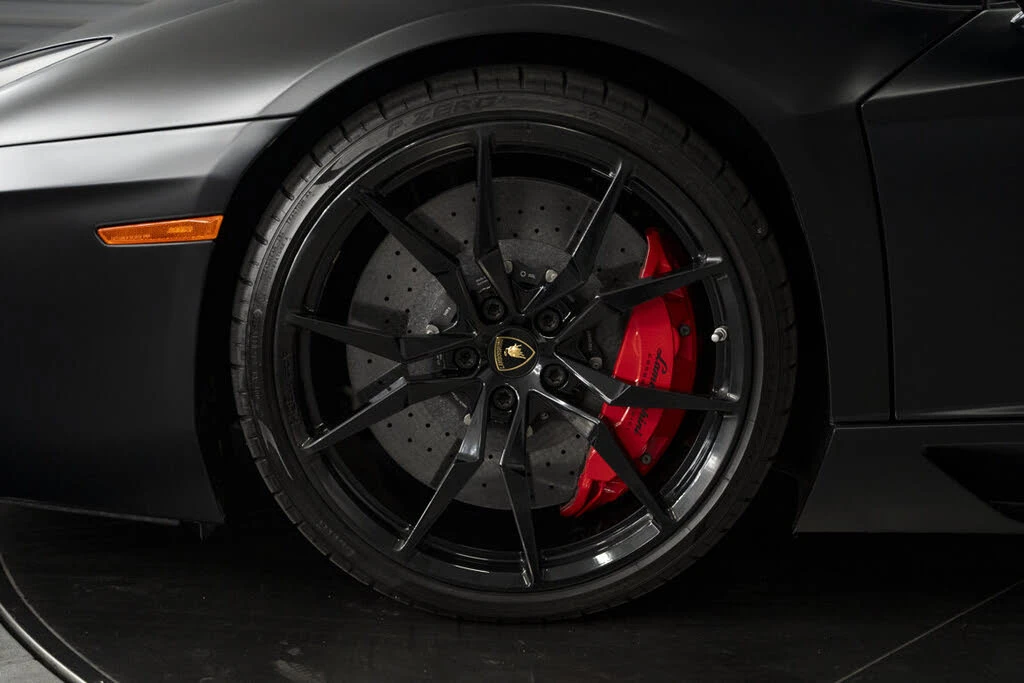 2016 Lamborghini Aventador LP700-4 - Image 11 of 31