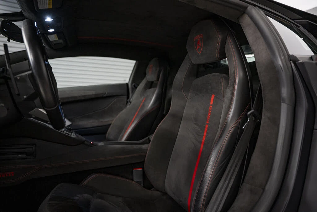2016 Lamborghini Aventador LP700-4 - Image 26 of 31