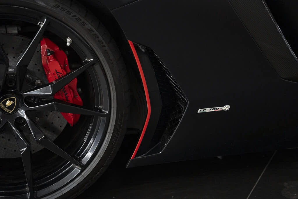 2016 Lamborghini Aventador LP700-4 - Image 13 of 31