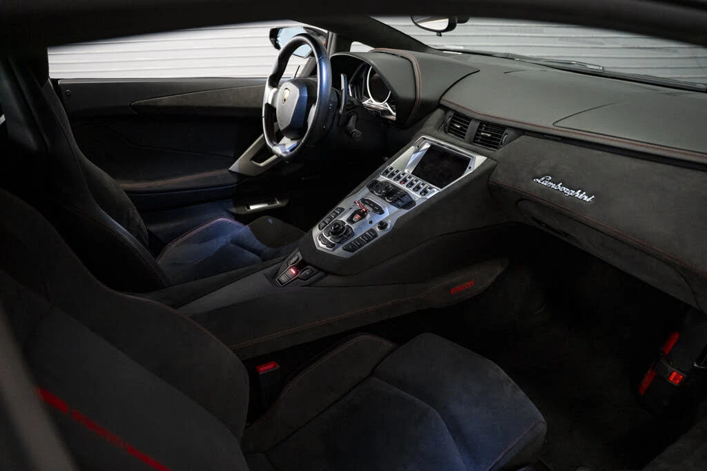 2016 Lamborghini Aventador LP700-4 - Image 30 of 31