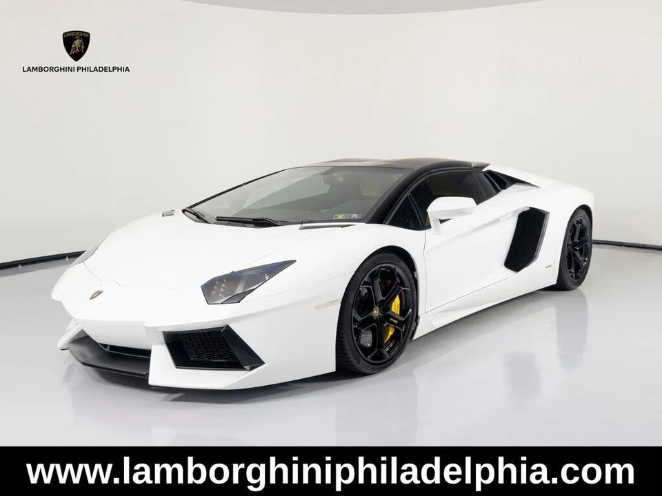 2016 Lamborghini Aventador LP700-4 - Image 2 of 31