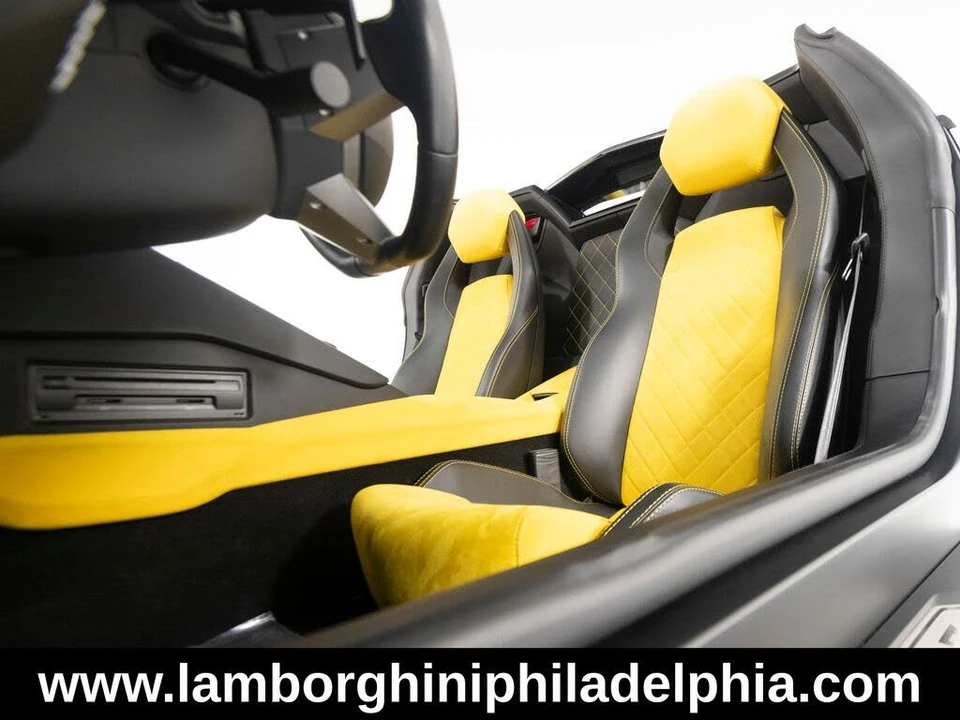 2016 Lamborghini Aventador LP700-4 - Image 11 of 31