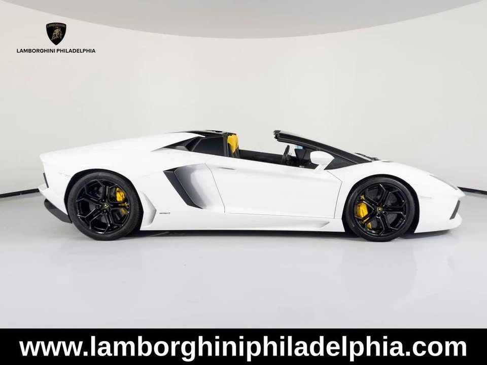 2016 Lamborghini Aventador LP700-4 - Image 7 of 31
